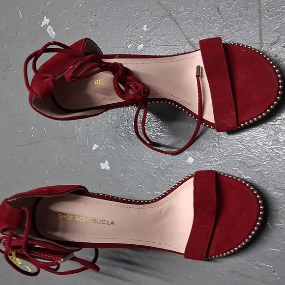 Shoe Republic LA Red Suede Heels - Picture 1 of 4